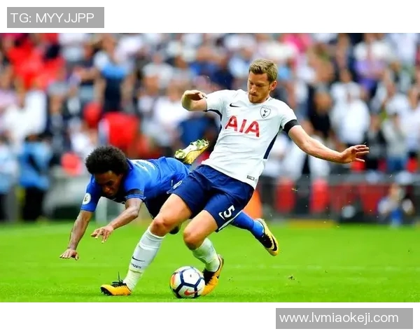 英国足球明星醉酒瞬间曝光引发热议背后的故事与影响 英国足球明星醉酒瞬间曝光引发热议背后的故事与影响