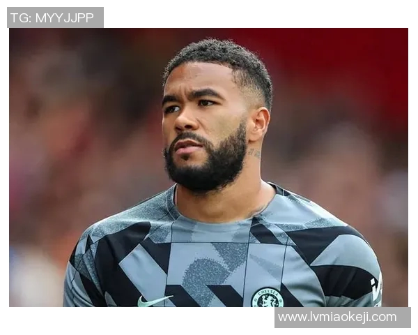 足球明星眉骨受伤现场缝针引发球迷热议赛场安全问题 足球明星眉骨受伤现场缝针引发球迷热议赛场安全问题