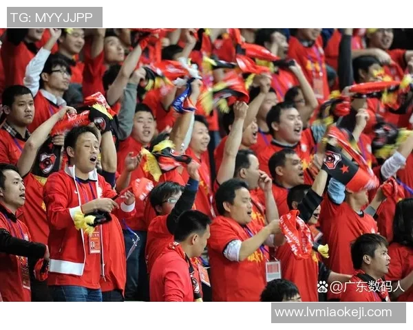 高燃瞬间足球明星展现激情与荣耀点燃球迷心中的热血梦想 高燃瞬间足球明星展现激情与荣耀点燃球迷心中的热血梦想