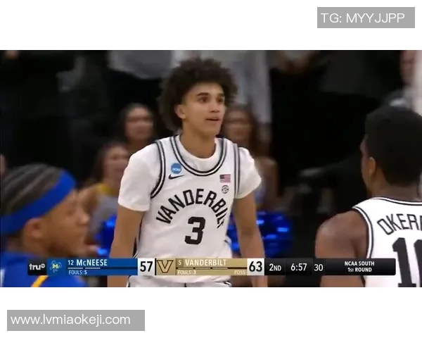 篮球明星泰勒的传奇之路与场外生活的精彩瞬间揭秘